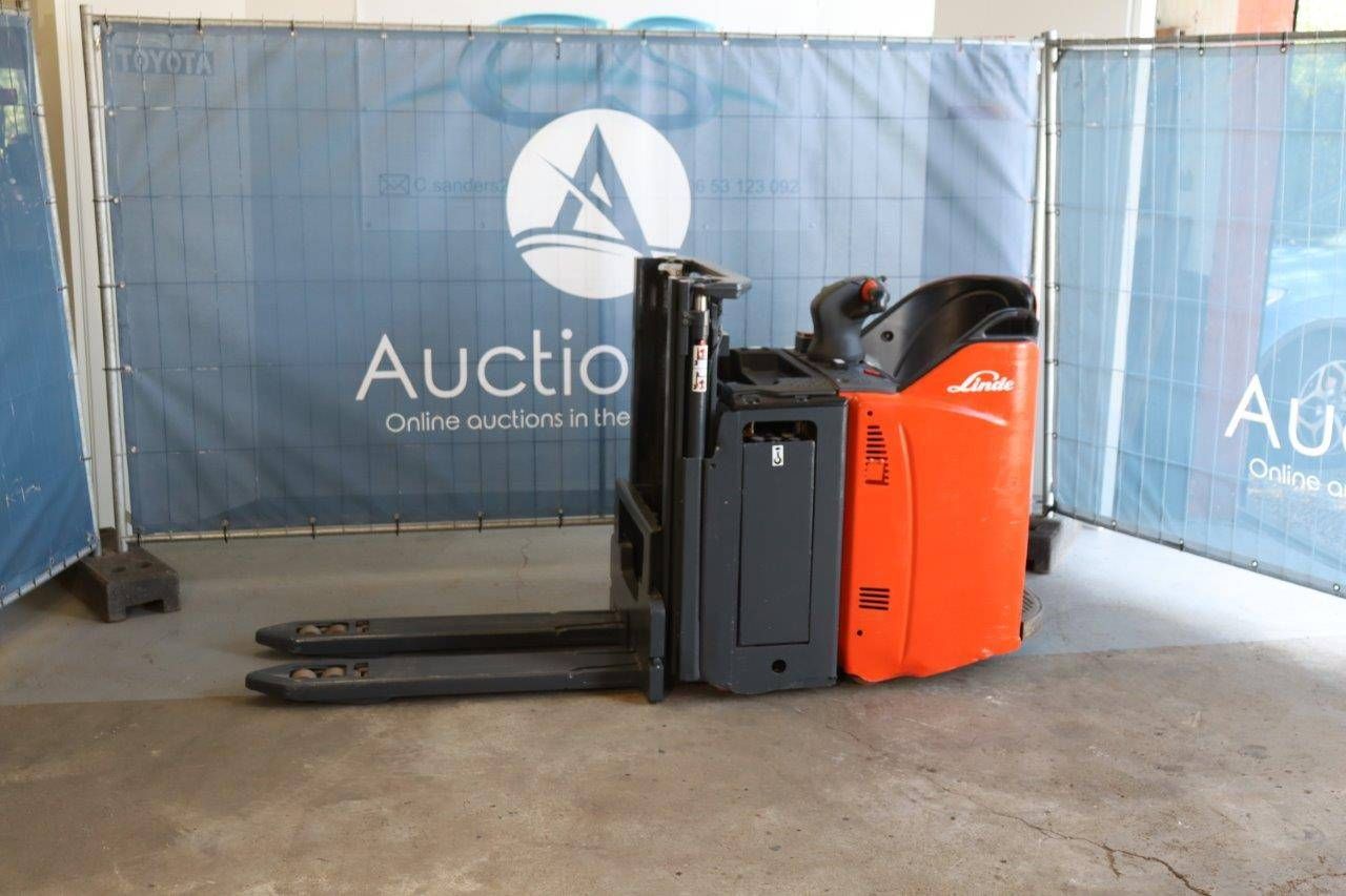 Stacker Linde D12SP Electric 2000kg 1.66m 2017