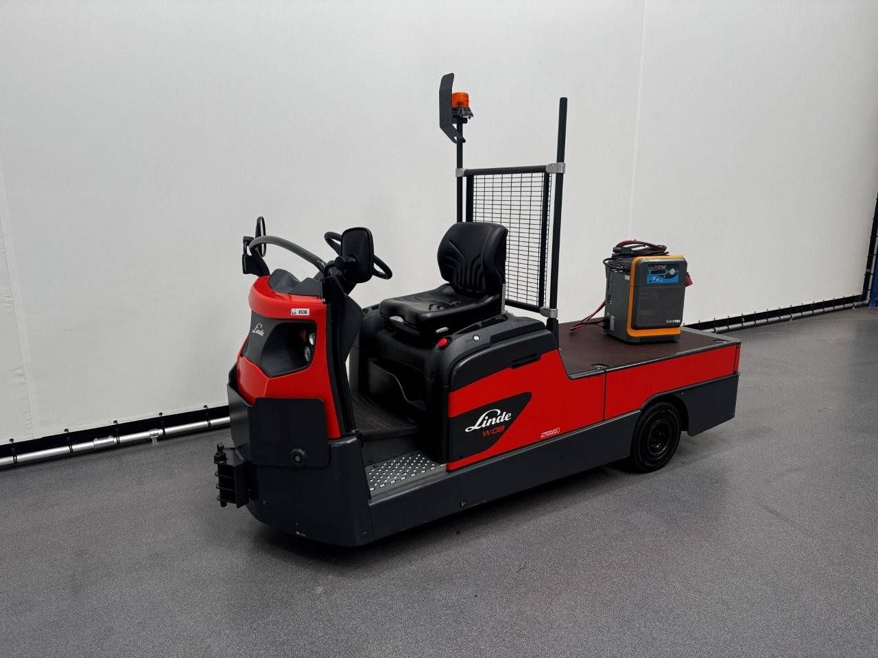 Electric platform tractor Linde W08 Electric 7000kg 2022 Demo