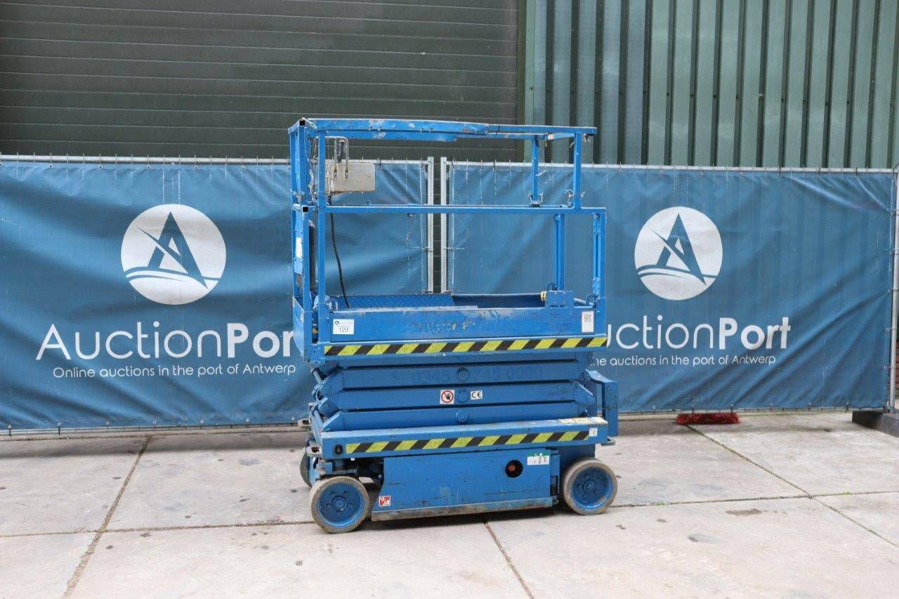 Scissor lift SkyJack SJ3219 Electric 227kg 7.62m 2012