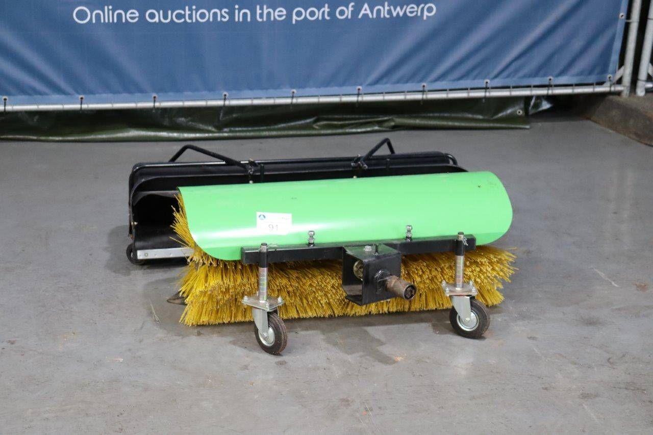 Grillo roller broom