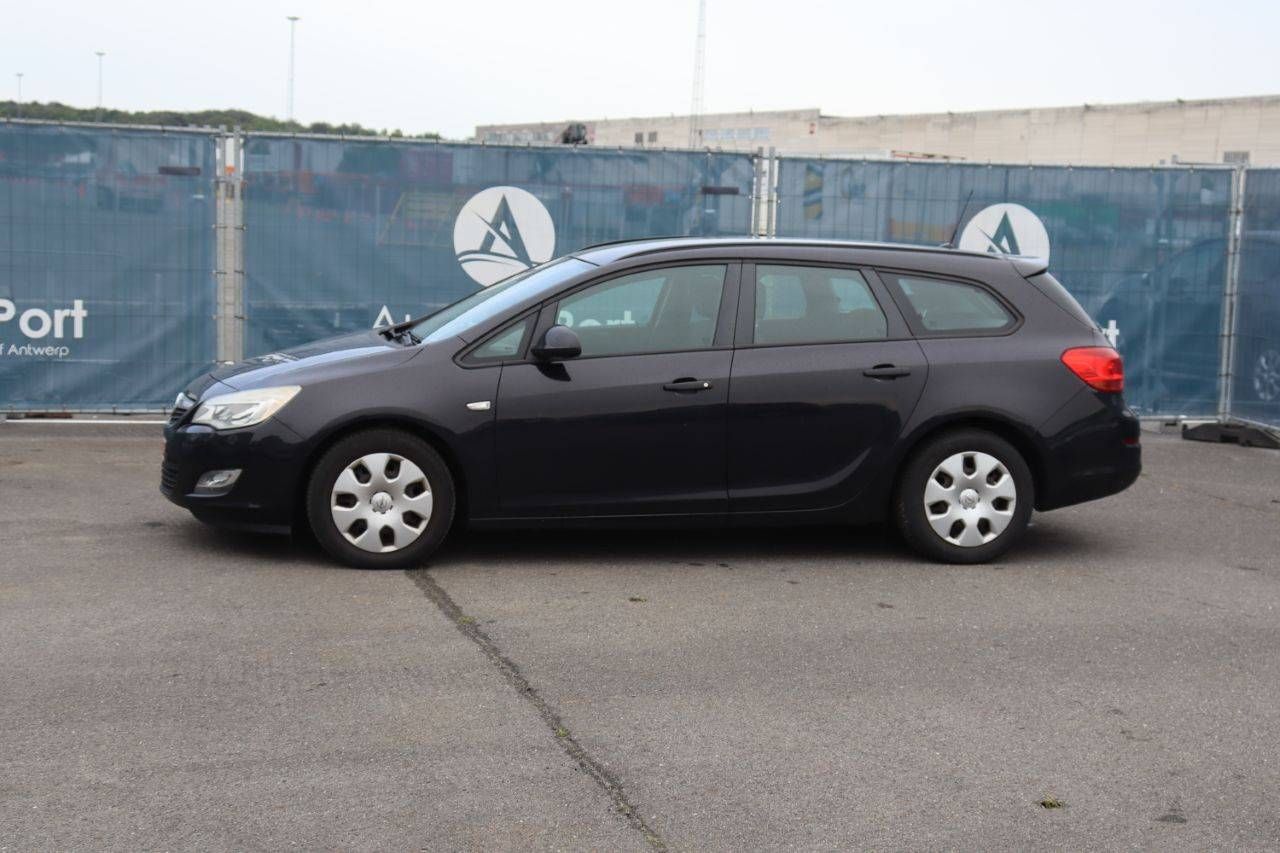 Passenger car Opel Astra Petrol 100hp 2011 (Margin)
