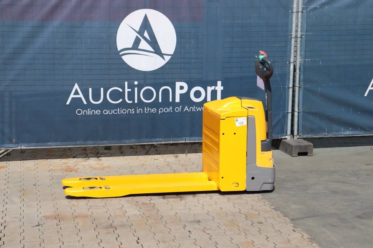 Pallet truck Jungheinrich EJE 230 Electric 3000kg 2016