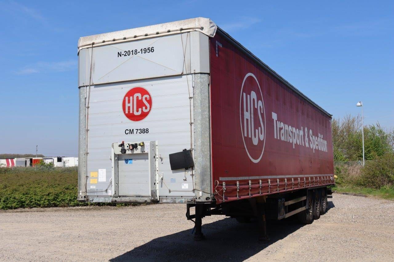 Schmitz Cargobull SCB S3T 2018 Curtainsider trailer