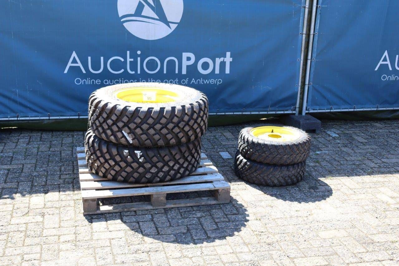 Tires John Deere 300/70R20 200/60R15
