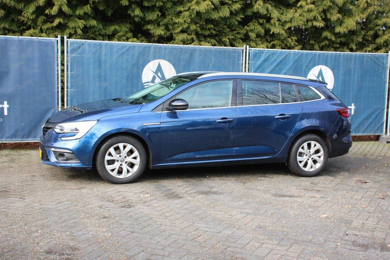 Renault Megane Estate Station Wagon 1.3 TCe Limited Petrol 140hp 2020