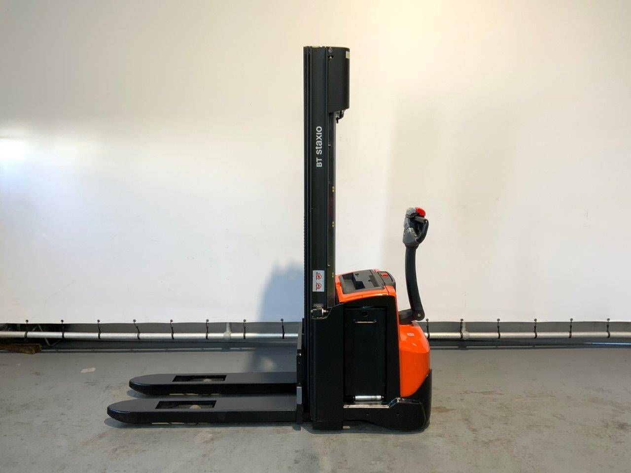 Stacker Toyota BT SWE140 Electric 1400kg 4.75m 2014
