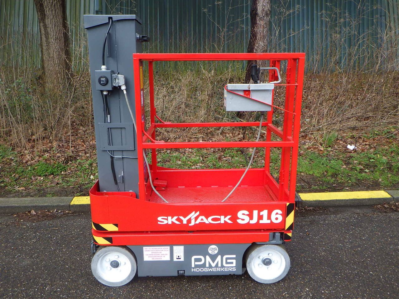 Mast lift Skyjack SJ16 Electric 6.75m 2014