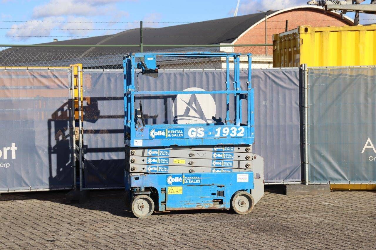Scissor Lift Genie GS-1932 Electric 7.8m 2015