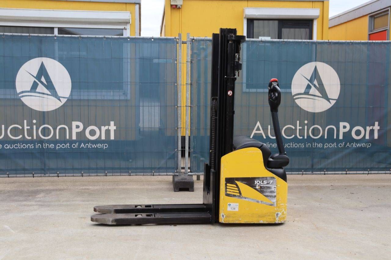 Stacker Hyundai 10 LS-7 Electric 1000kg 4.2m 2009