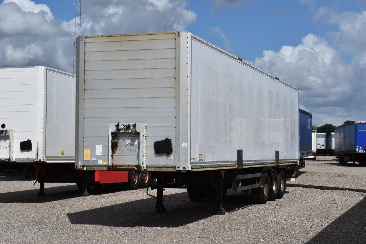 Closed Semitrailer Schmitz Cargobull SCB SB 2015