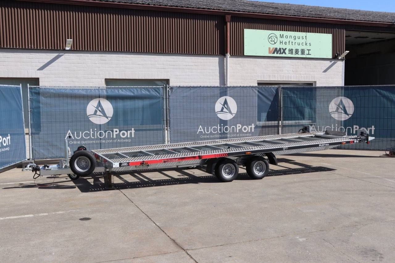 Kantelbare Autotransporter Lorries 2700RT Nieuw