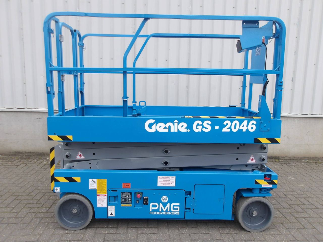 Scissor Lift Genie GS-2046 8.10m Electric 2014
