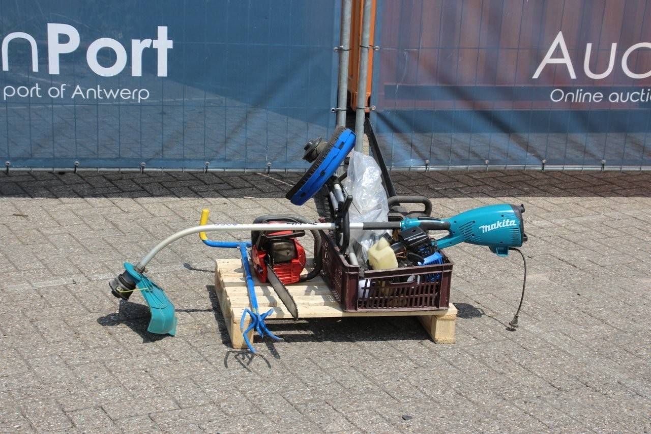 Garden Tools Lot (Margin)