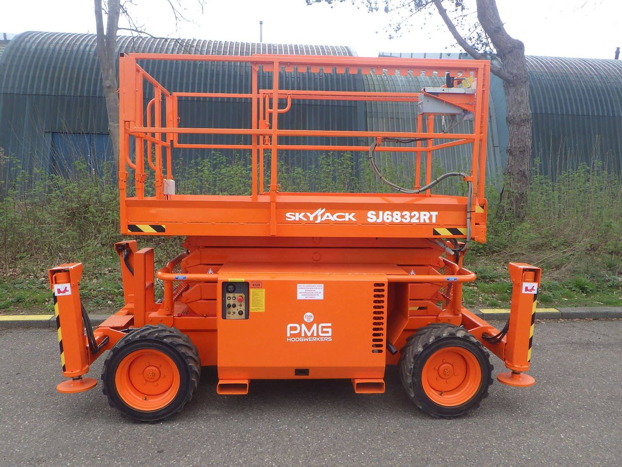 Scissor lift SkyJack SJ6832RT Diesel 11.75m 2015