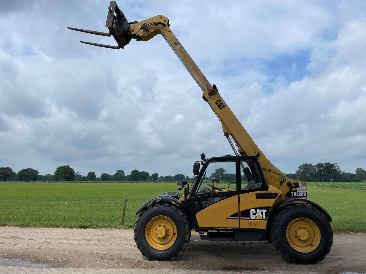 Telehandler Caterpillar TH220B Diesel