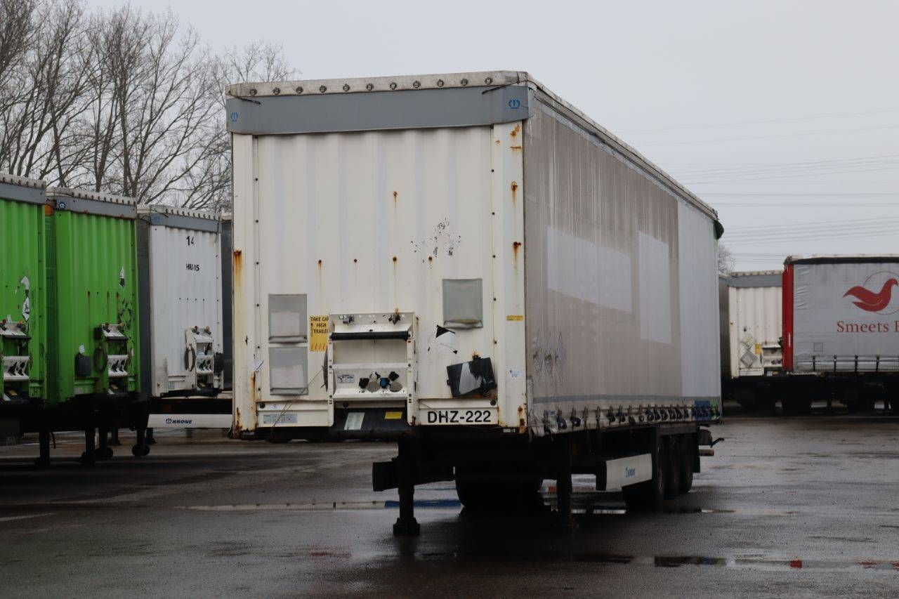 Krone SD sliding tarpaulin trailer
