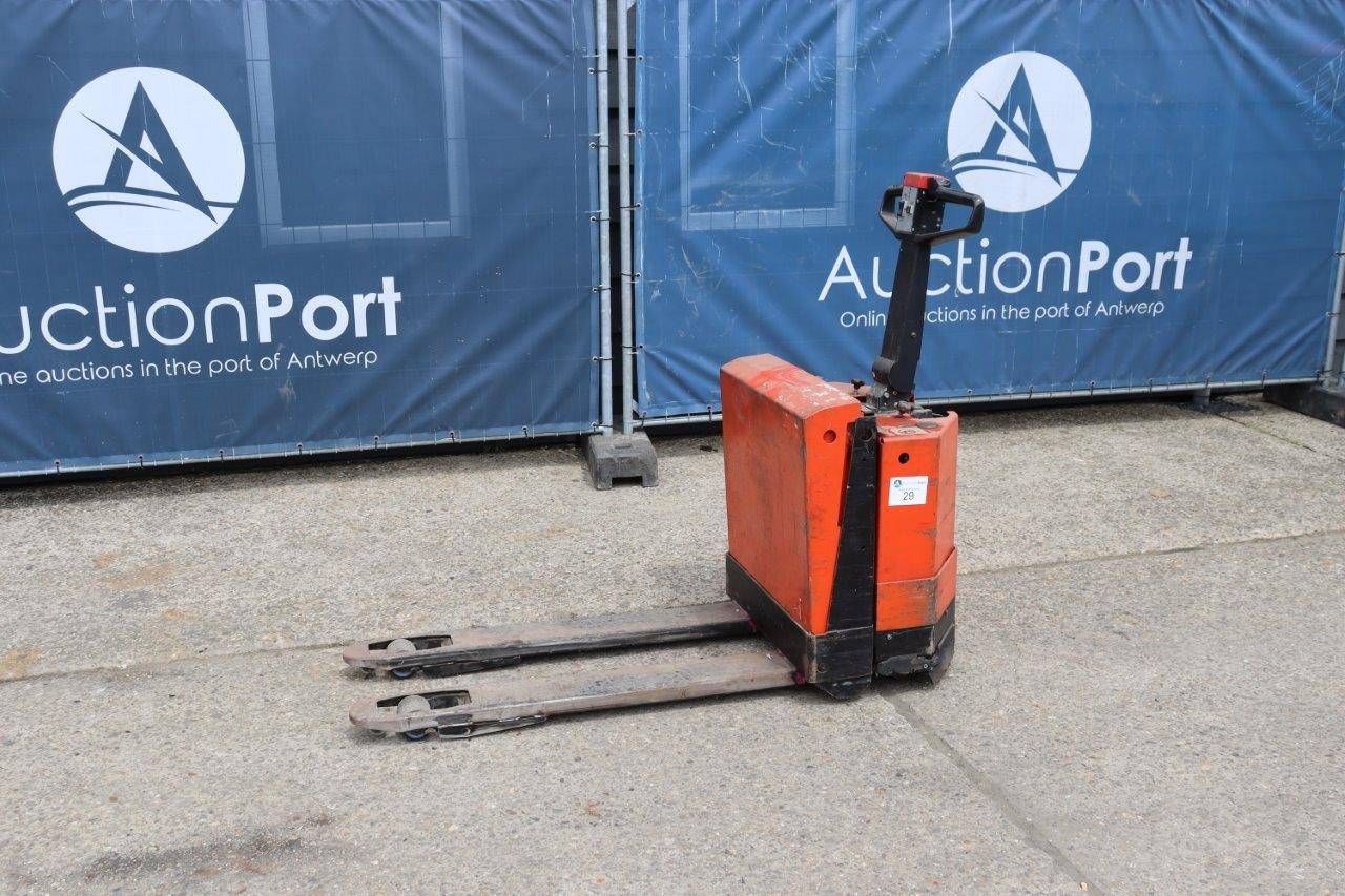 Electric pallet truck