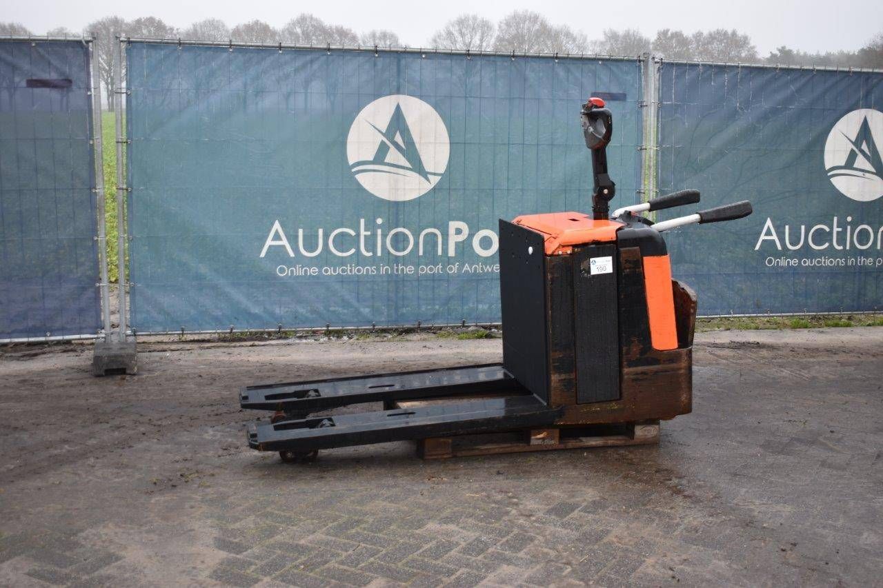Pallet truck BT LPE240 Electric 2400kg