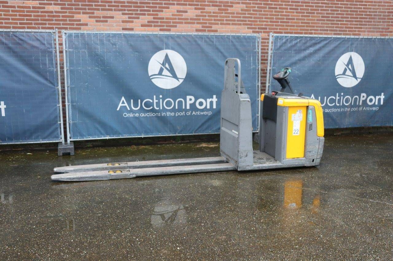 Pallet truck Jungheinrich ECE 225 Electric 2500kg
