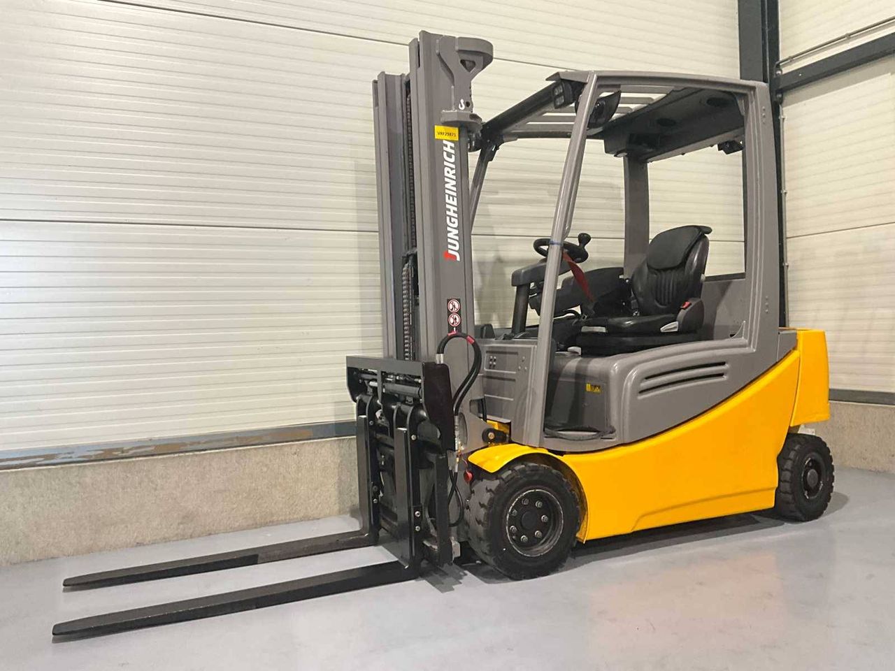 Forklift Jungheinrich EFG 320 Electric 2000kg 4.72m 2016