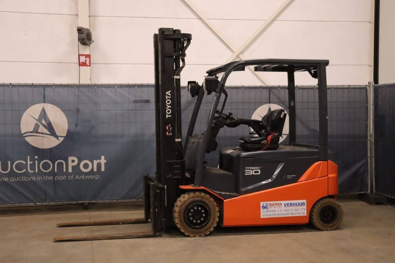 Forklift Toyota 8FBMT30 Electric 3000kg 4m 2015