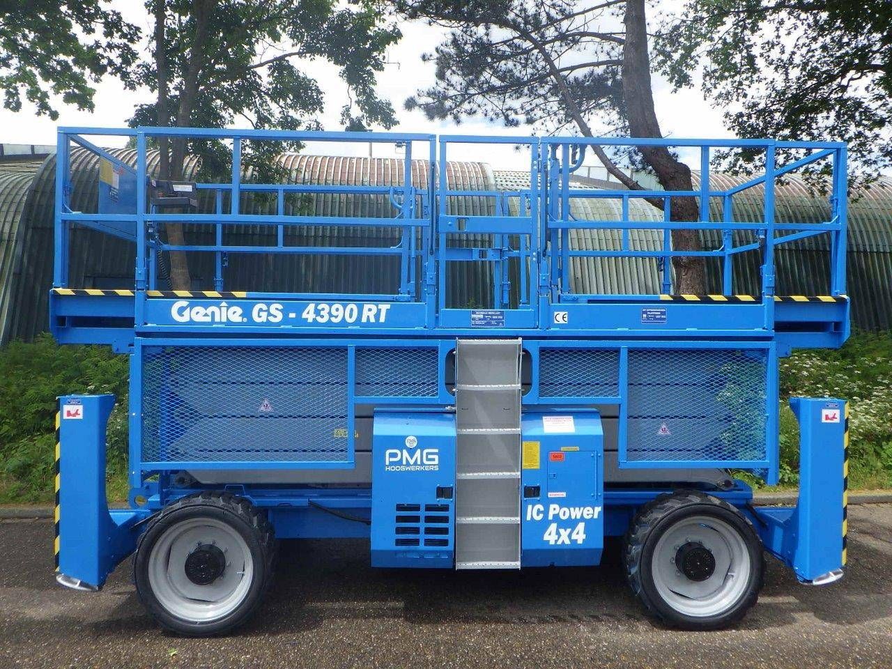 Scissor lift Genie GS-4390RT Diesel 15.11m 2008