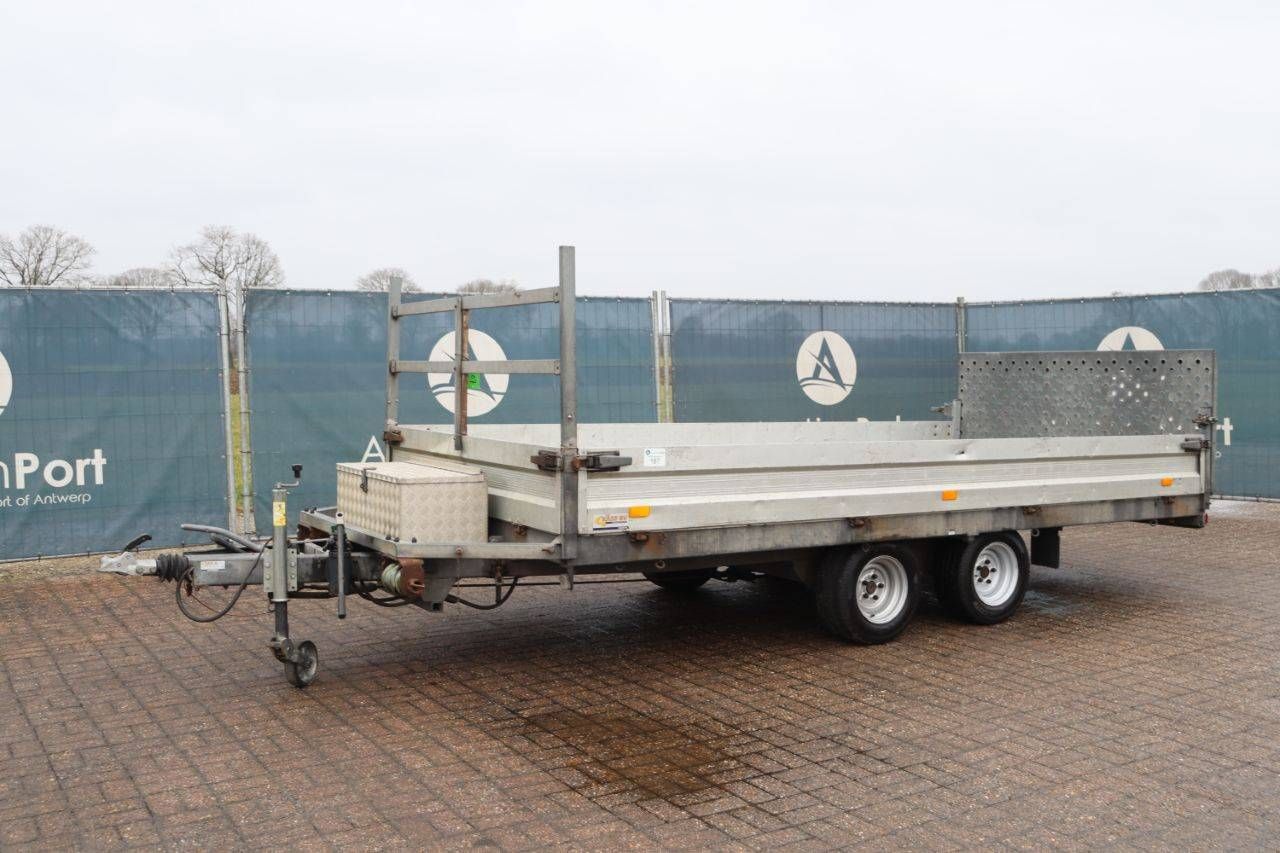 Platform trailer Humbaur HUT 2002