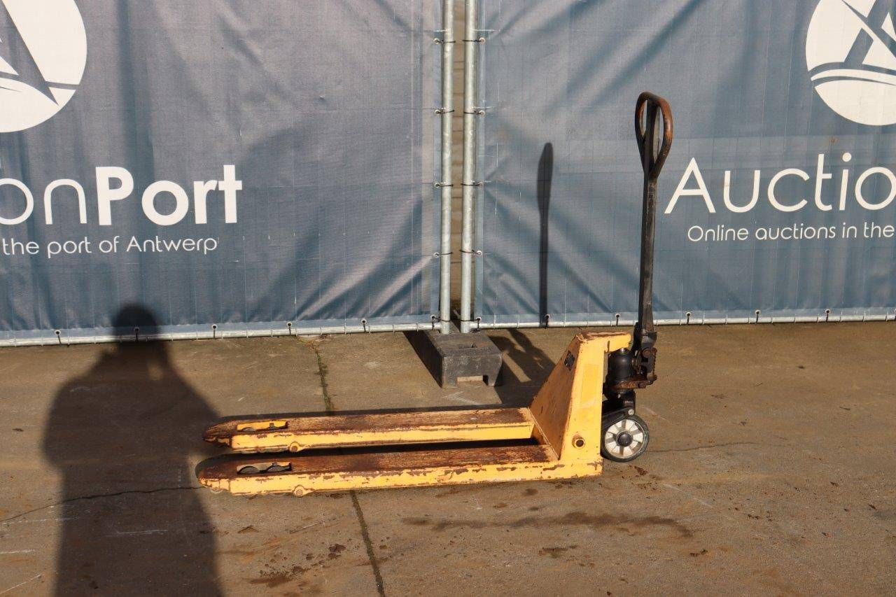 Pallet truck