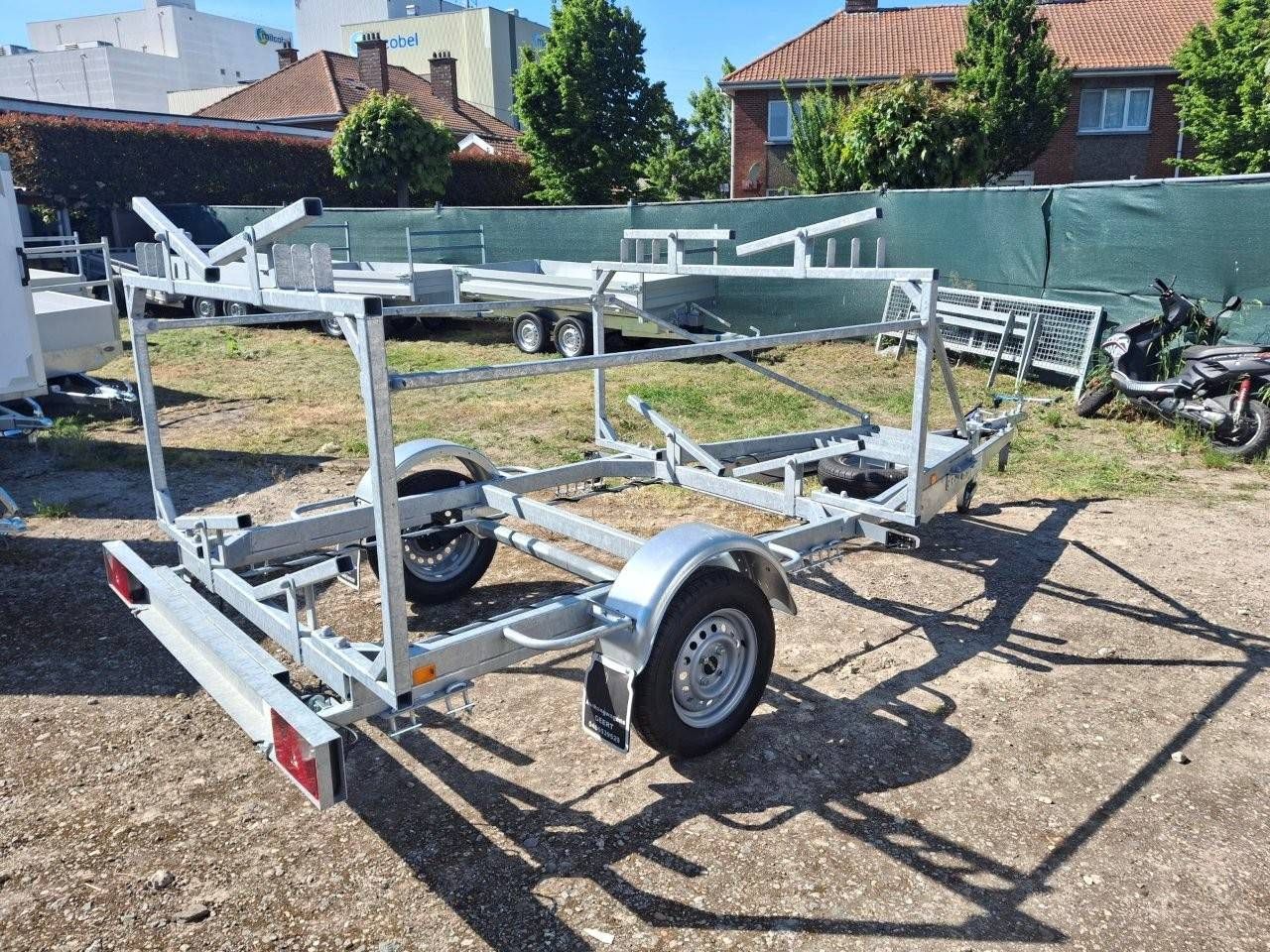 Boat trailer