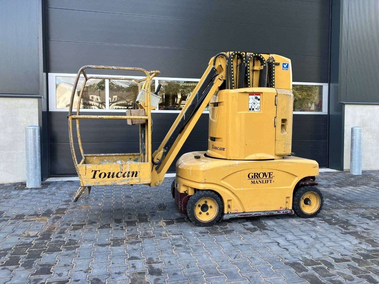 Grove Toucan 1010 Electric Mast Lift 10m 2000