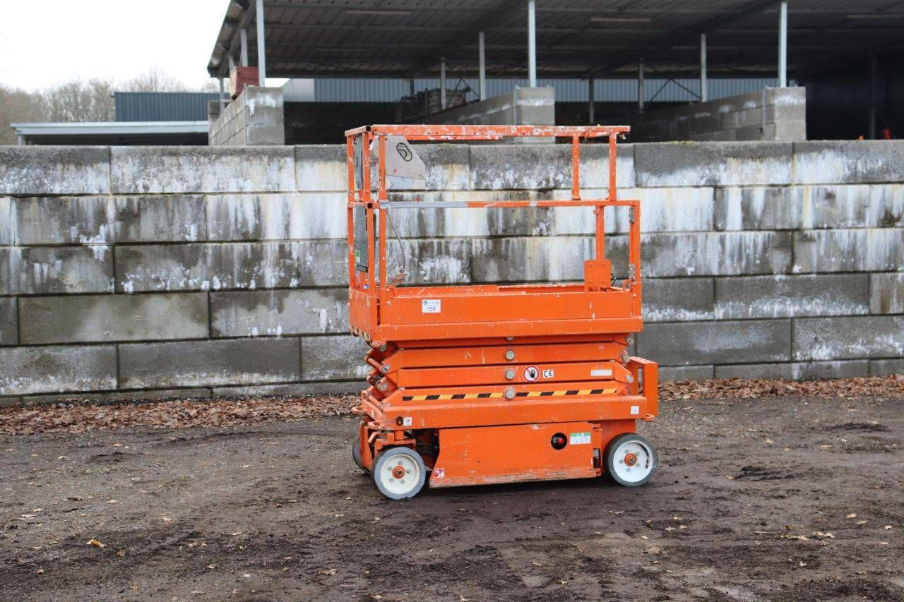 Scissor lift Skyjack SJ III 3219 Electric 7.8m 2015
