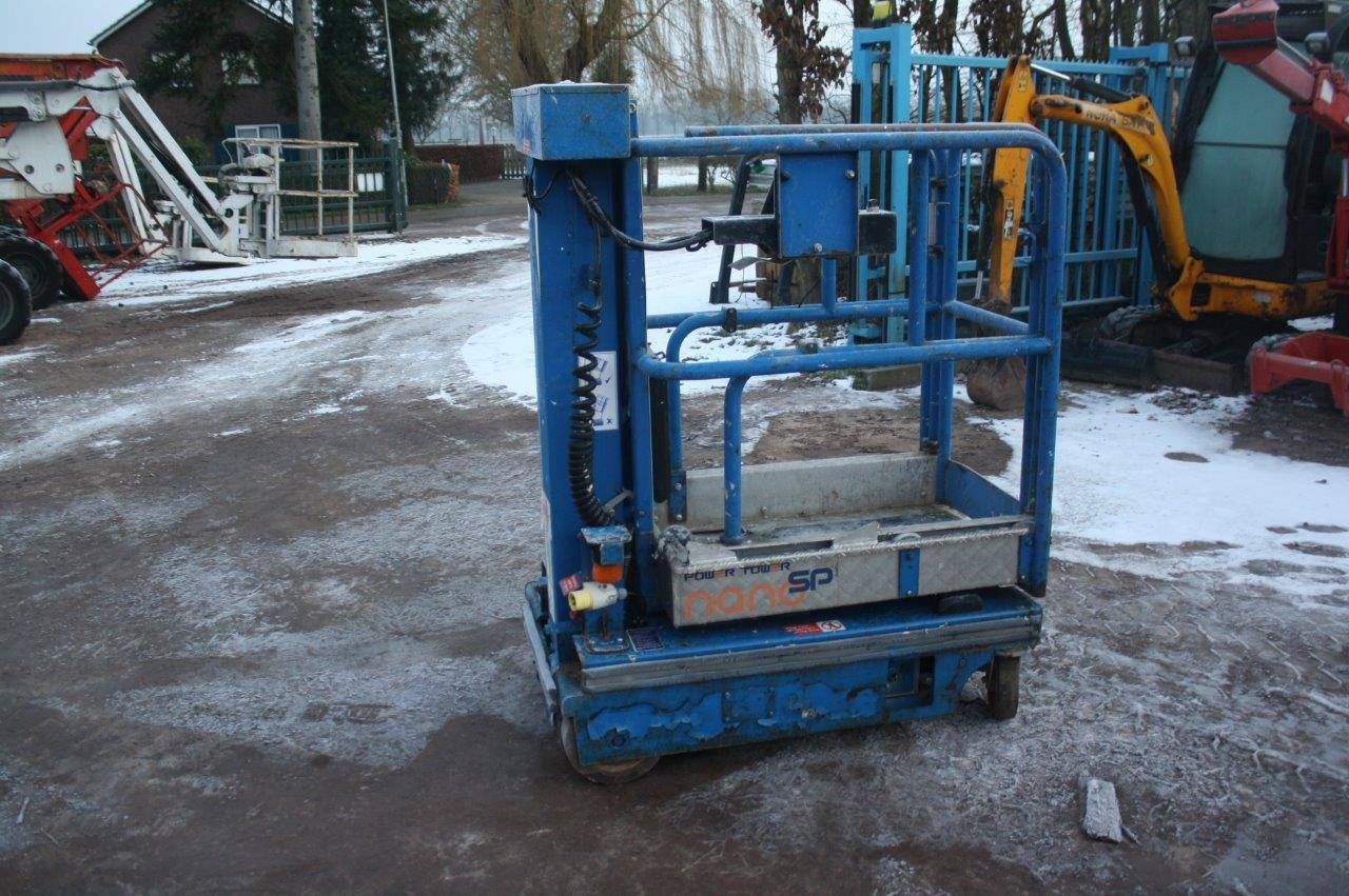 Mast lift Power Tower Nano SP Electric 4.5m