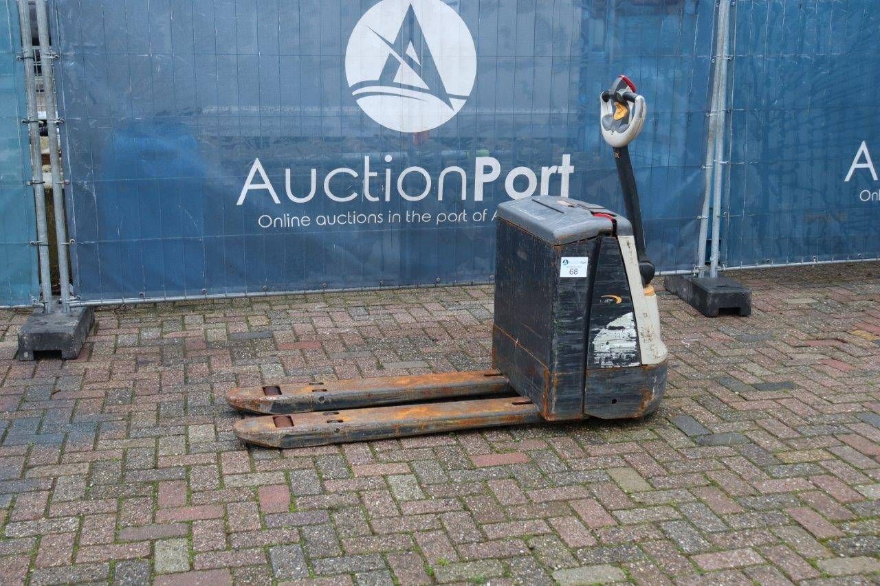 Pallet truck Crown WP 3020 Electric 2000kg