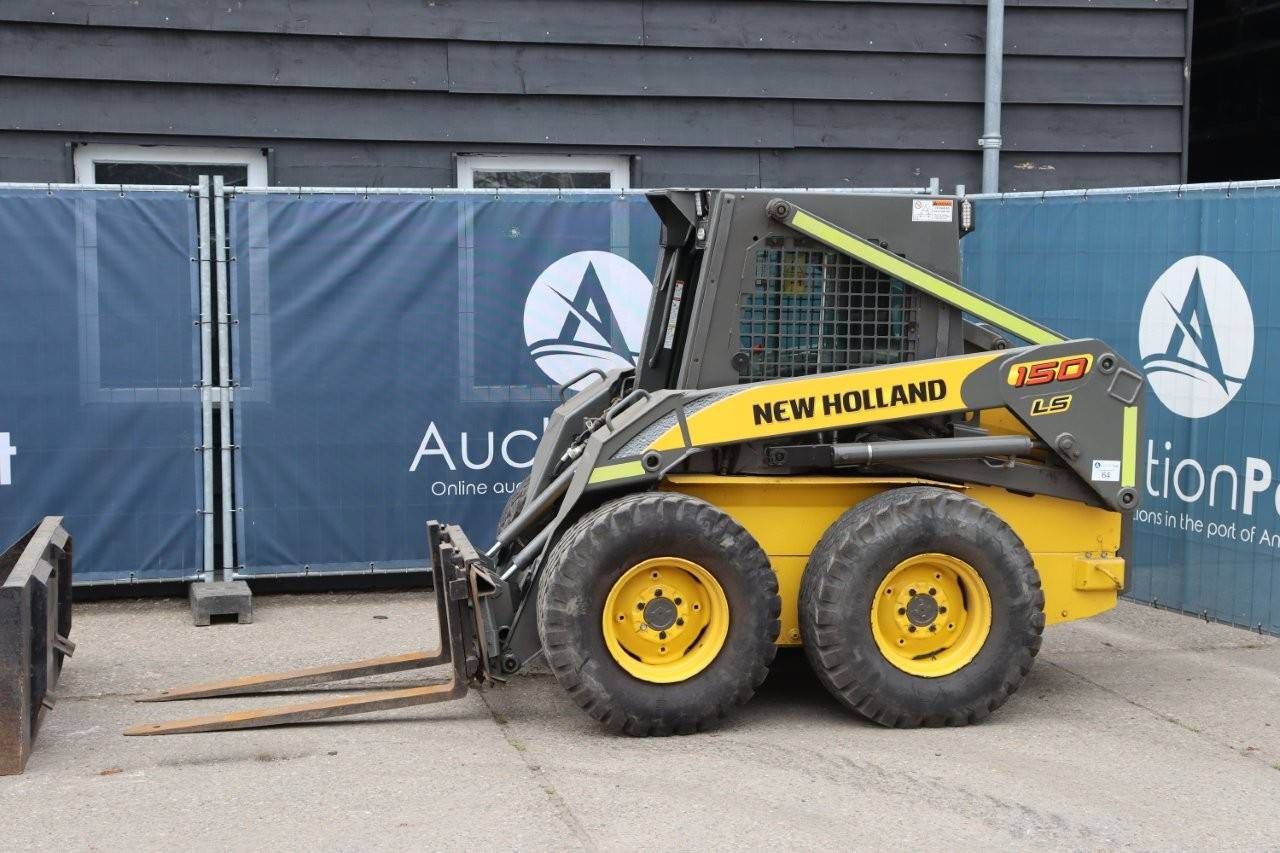 Skid steer loader New Holland LS150 Diesel 2002 (Margin)