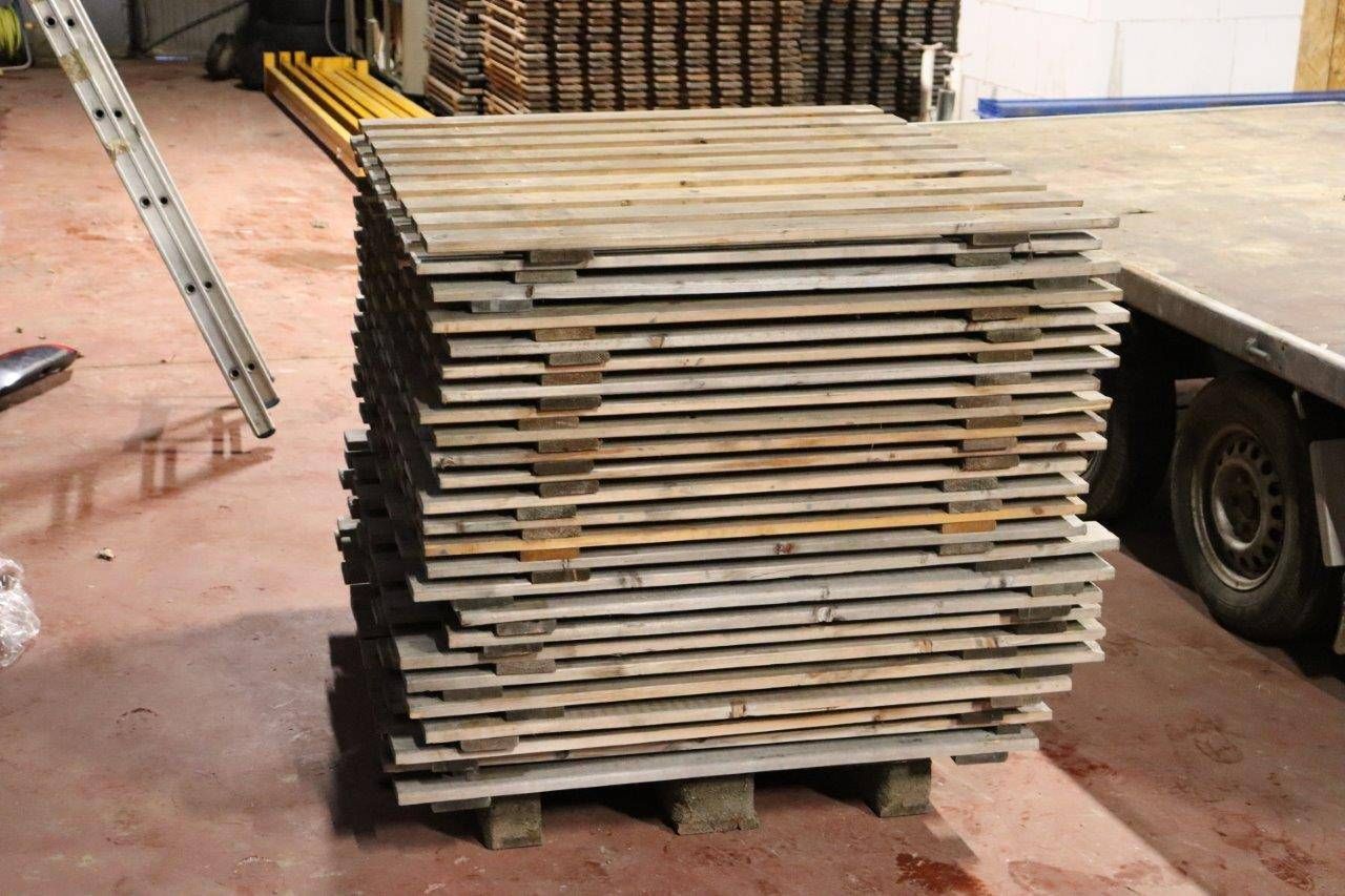 Batch Wooden Shelves Pallet Rack 25 pieces (Margin)