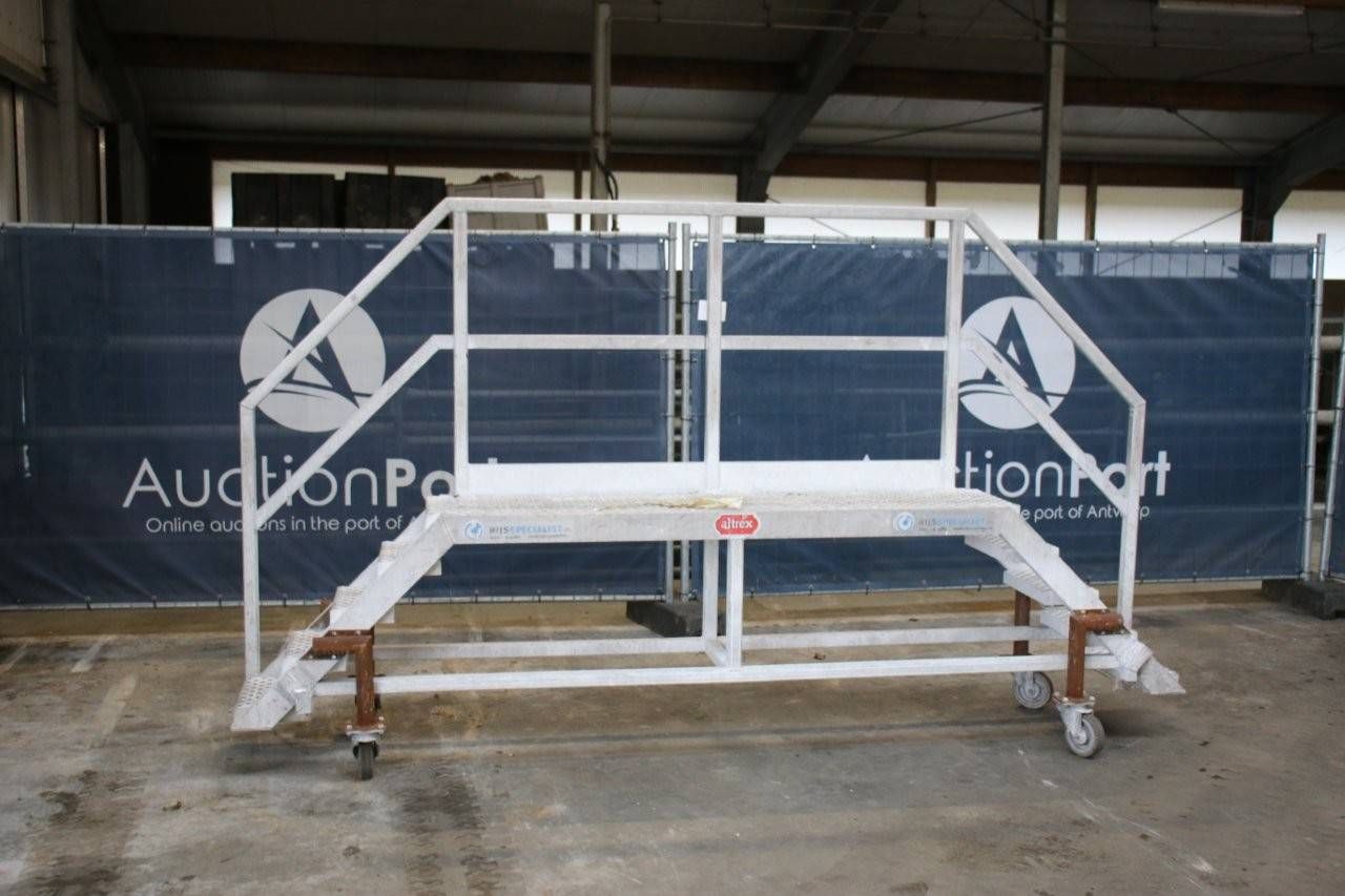 Altrex platform ladder