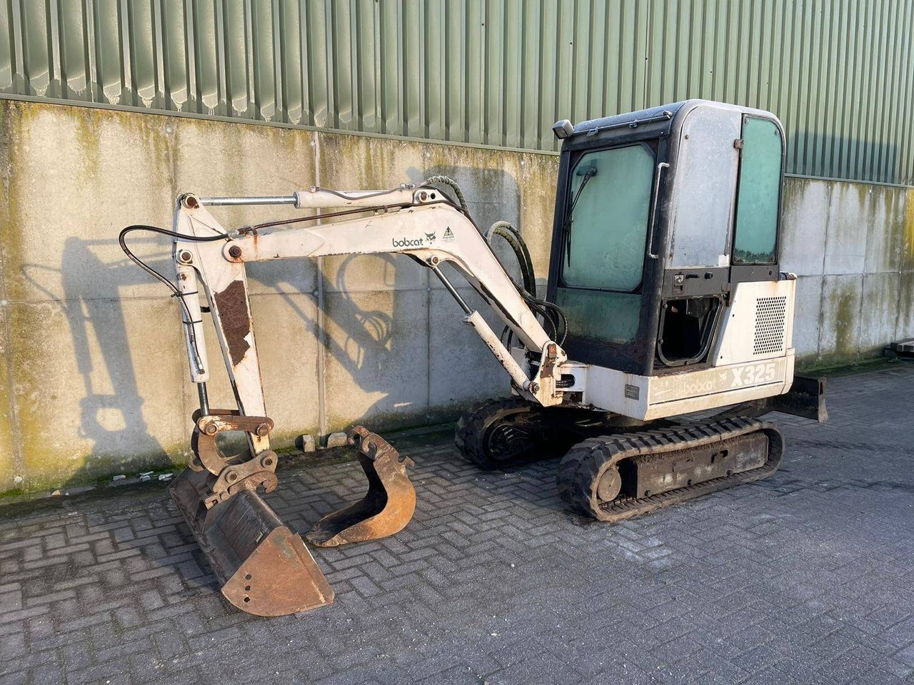 Mini digger Bobcat X325 Diesel