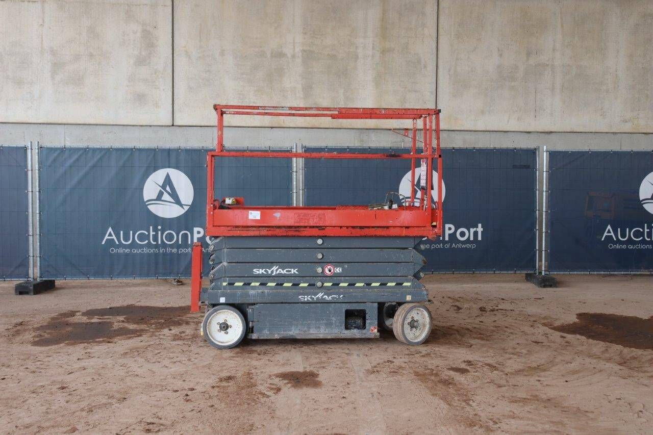 Scissor Lift Skyjack SJ III 3226 Electric 9.92m 2017
