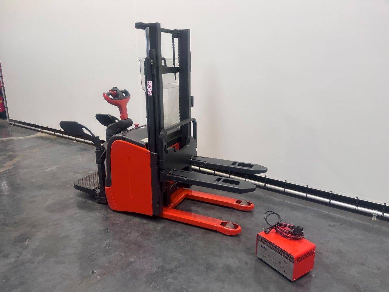 Stacker Linde L14AP Electric 1400kg