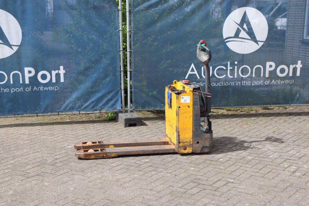 Pallet truck
