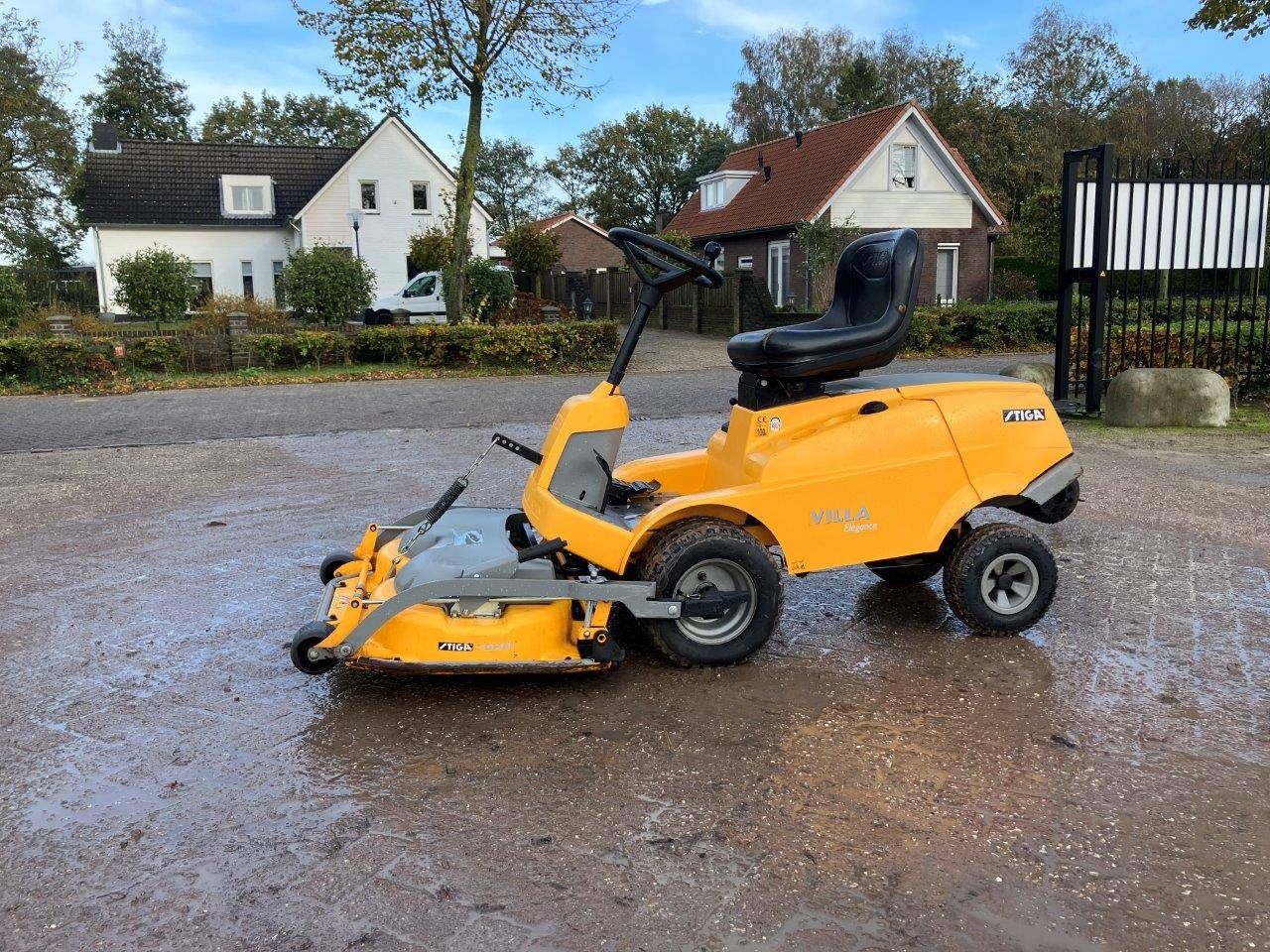 Riding mower Stiga Villa Elegance Petrol