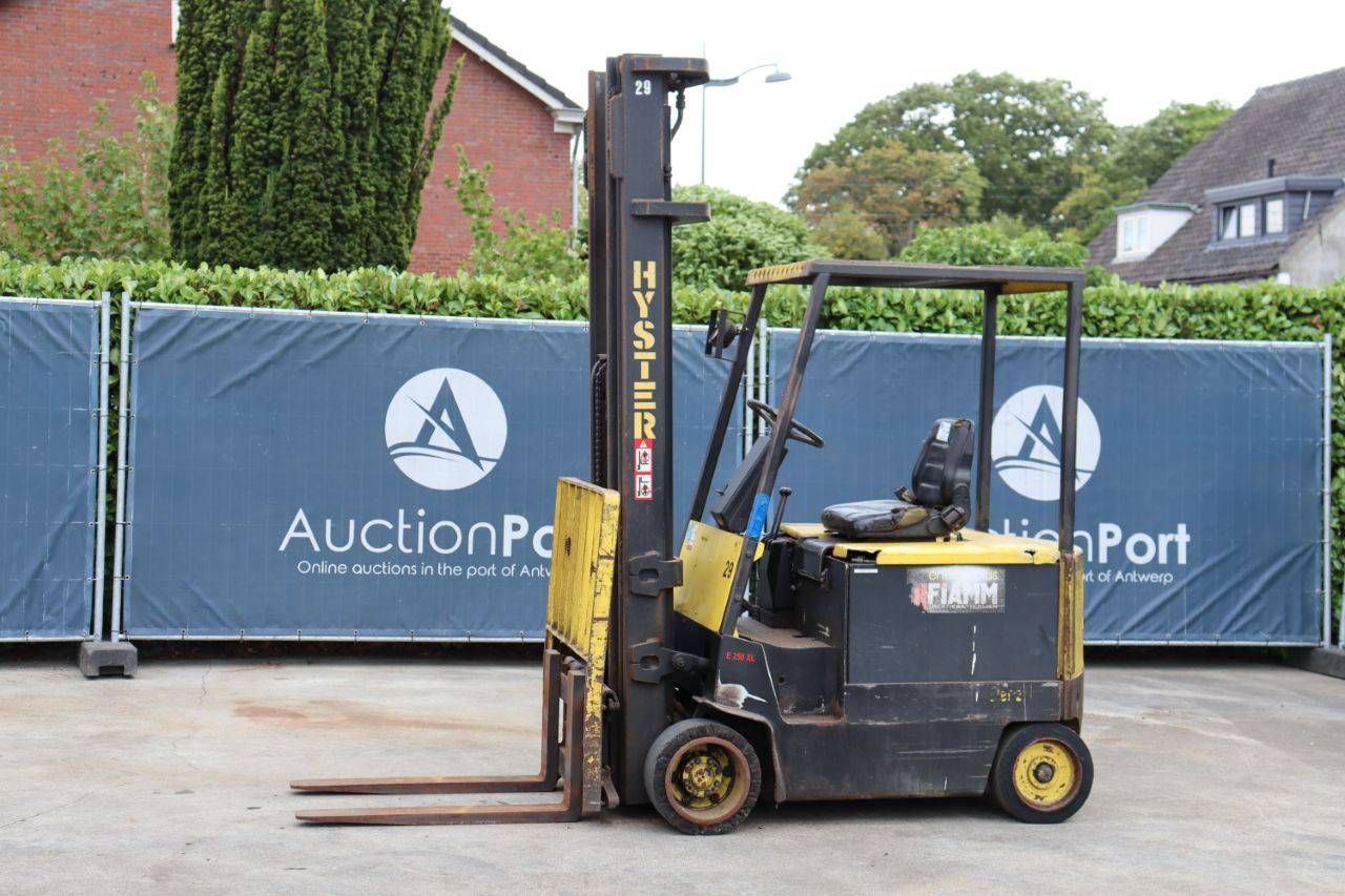 Hyster E2.50XL Electric Forklift 1250kg 7.1m 1993