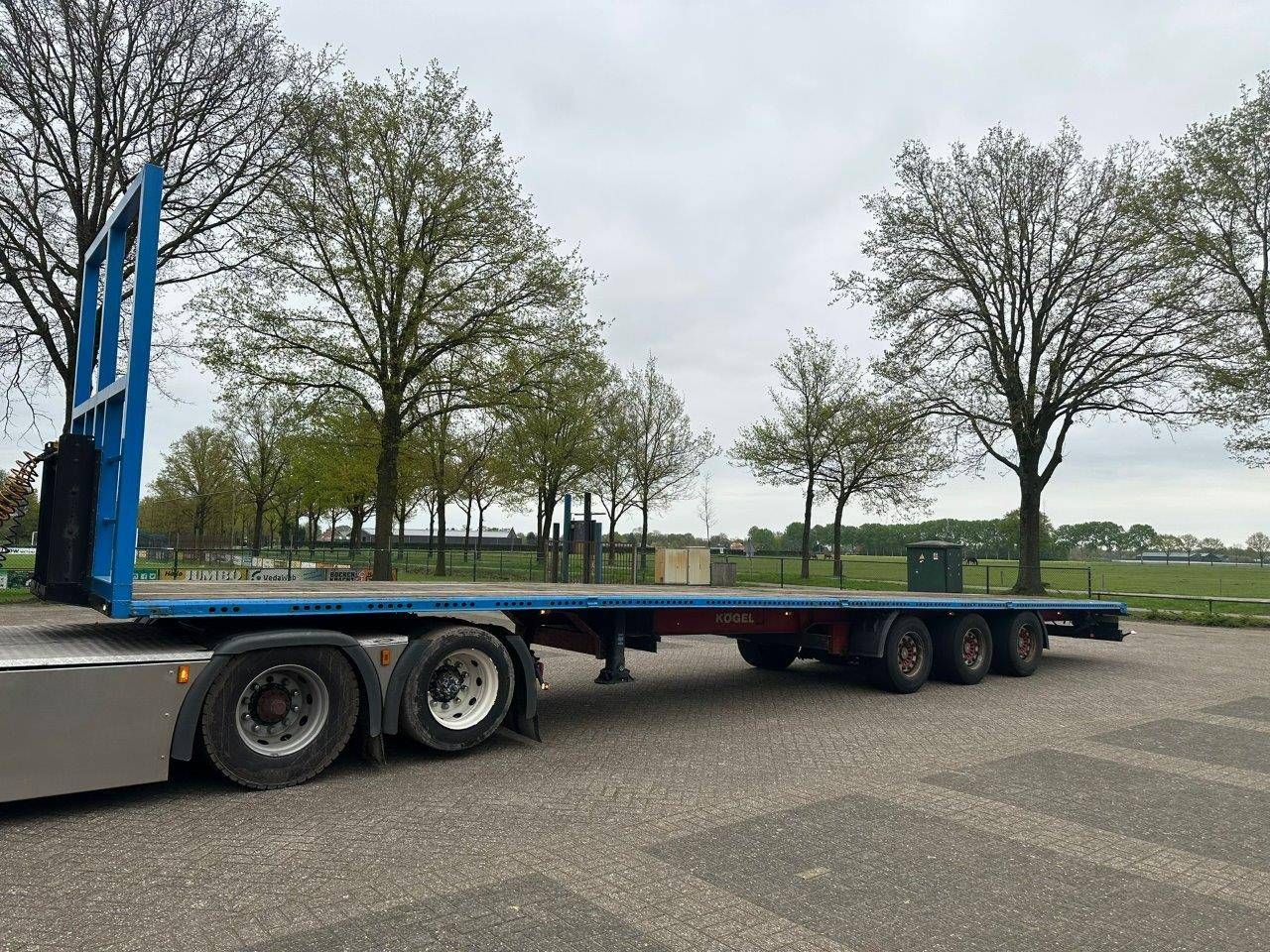 Flat semi-trailer Kögel S24