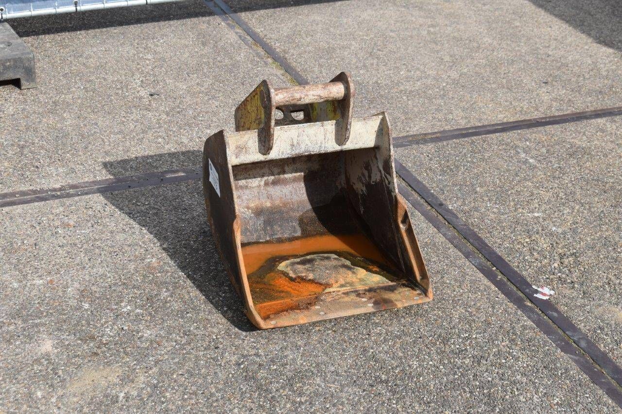 Digger bucket