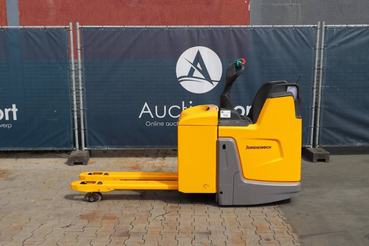 Stacker Jungheinrich EJC 110 Electric 1000kg 2005