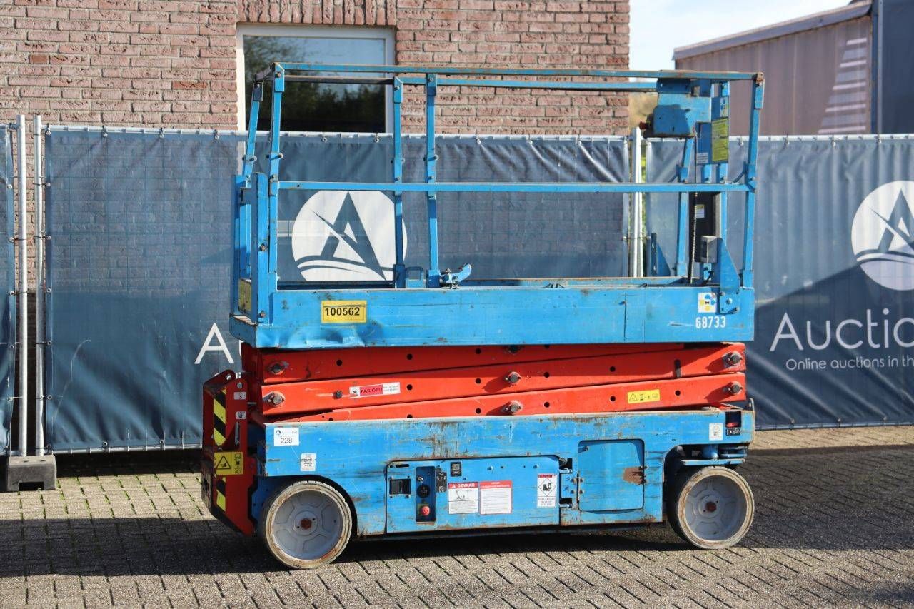 Scissor Lift Genie GS-2032 Electric 2008