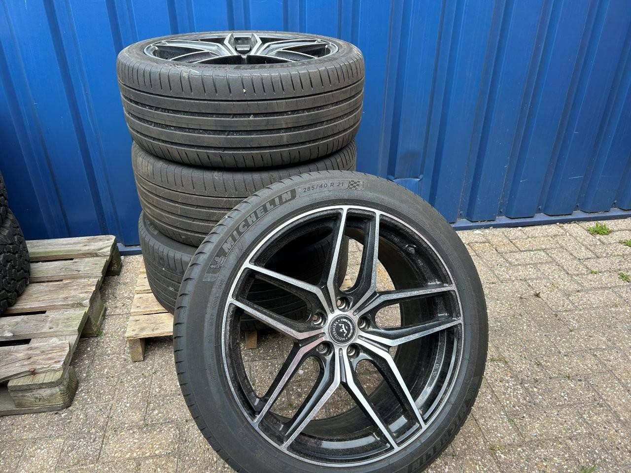 Lot of Tires Michelin Pilot Sport SUV 2022