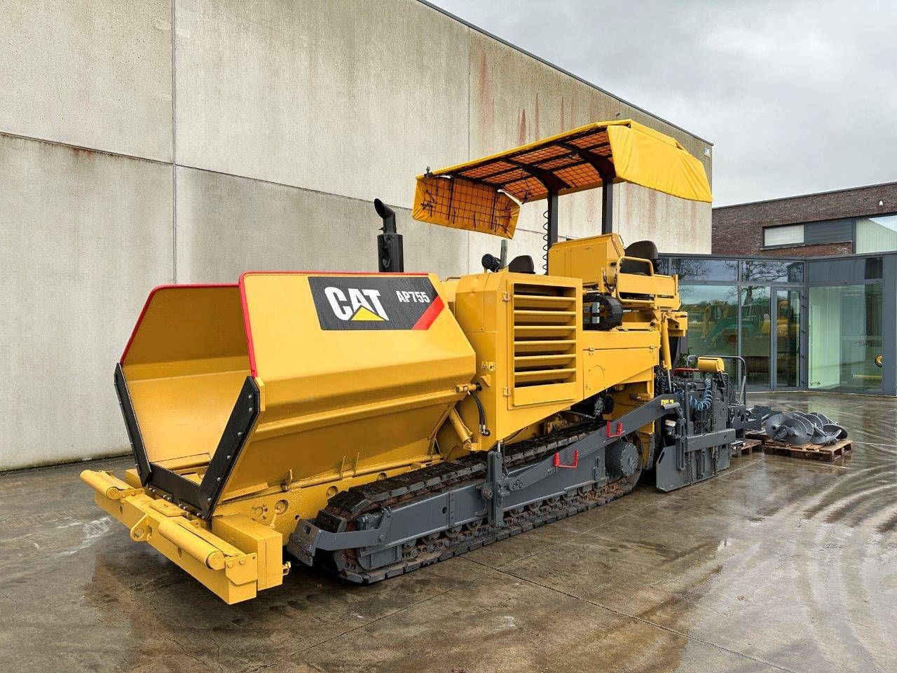 Asphalt paver Caterpillar AP755 Diesel