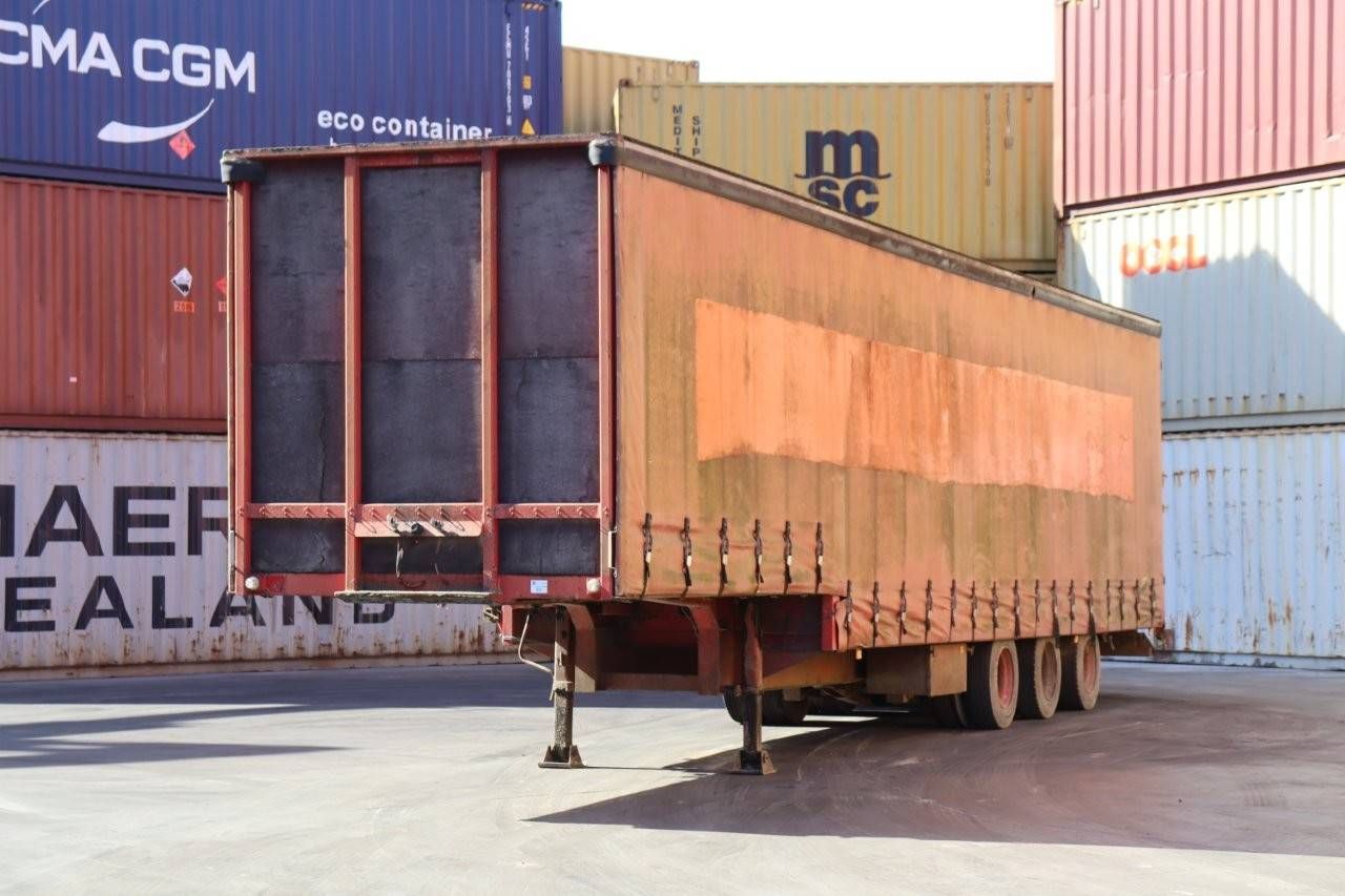 Curtainsider trailer MOL 1112/15FV/27TRI/38 1985