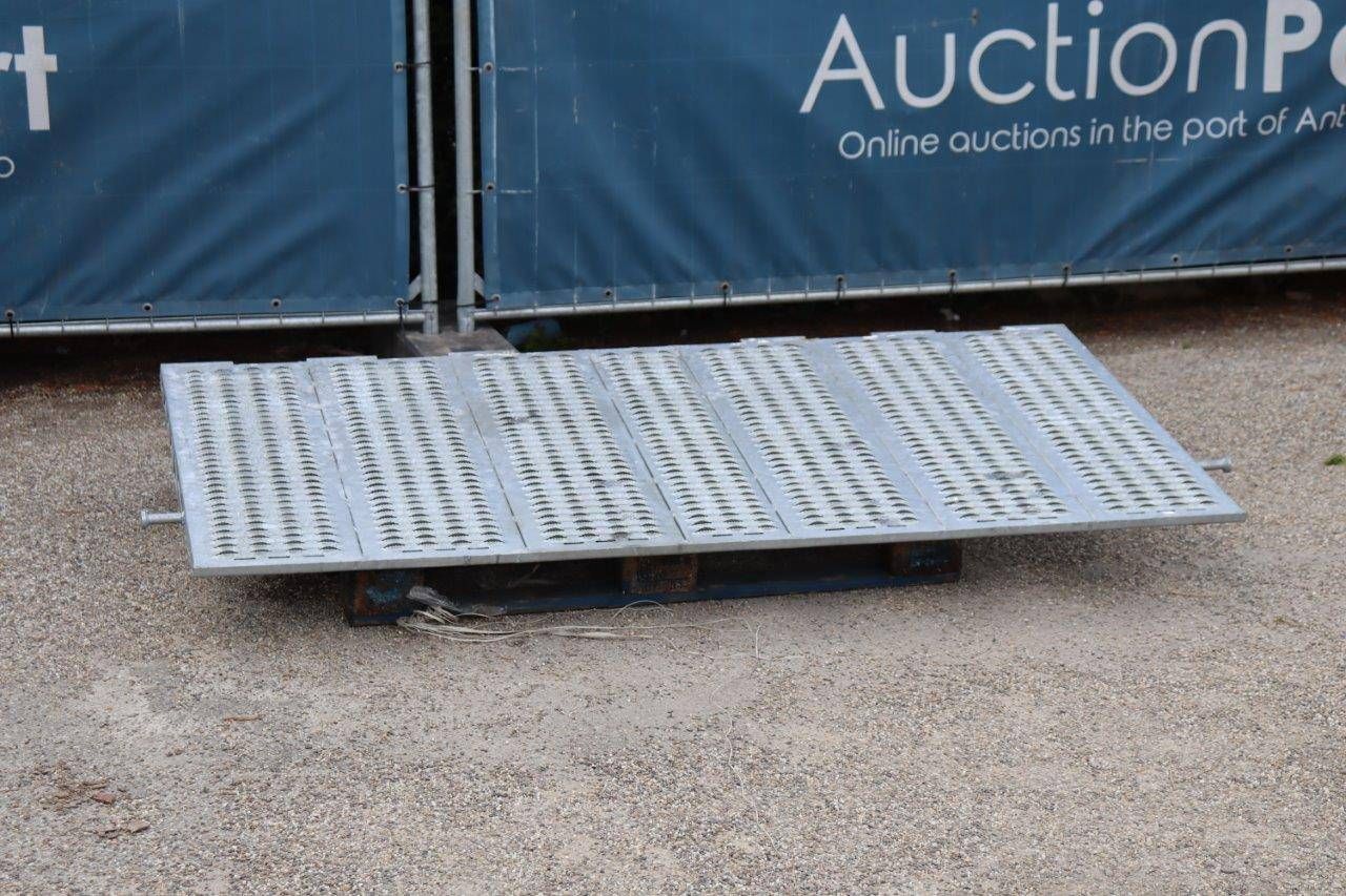 Trailer tail lift New